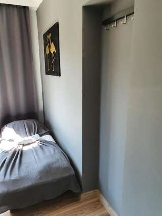 Отели типа «постель и завтрак» Pensjonat Zielony Dom Болеславец Трехместный номер «Комфорт» с душем-9