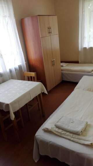 Отели типа «постель и завтрак» Pensjonat Zielony Dom Болеславец Двухместный номер с 1 кроватью и общей ванной комнатой-6