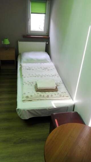 Отели типа «постель и завтрак» Pensjonat Zielony Dom Болеславец Двухместный номер с 1 кроватью и общей ванной комнатой-2